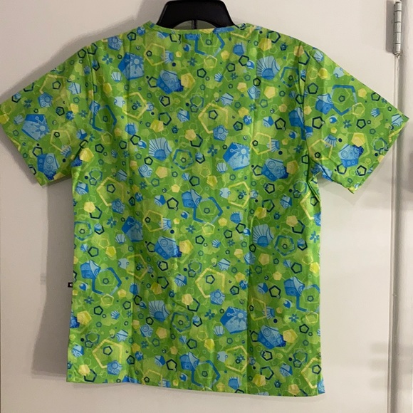 Scrub top - Picture 4 of 5